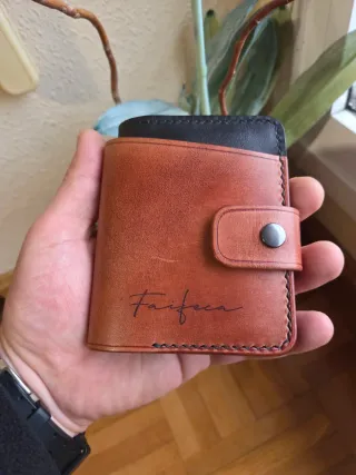 Cartera artesanal (vaquetilla)