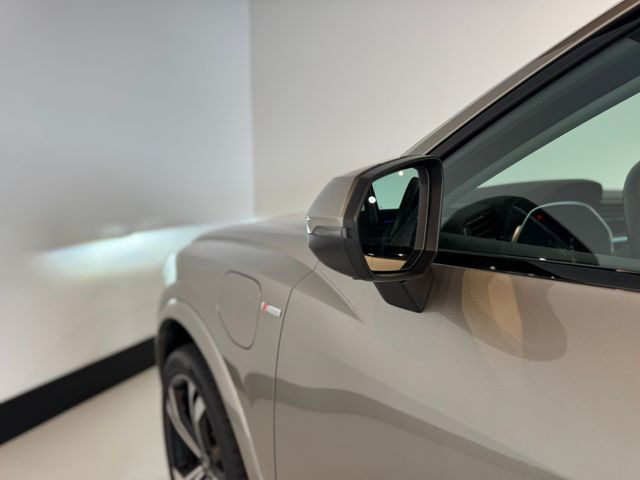 AUDI Q3 45 TFSIe SPORTBACK 245cv IVA HISTORIAL REV