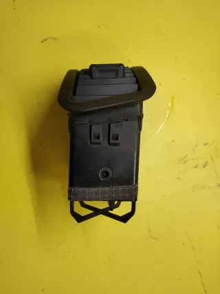 AIREADOR IZQUIERDO SALPICADERO TERRANO II MAVERICK