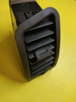 AIREADOR IZQUIERDO SALPICADERO TERRANO II MAVERICK