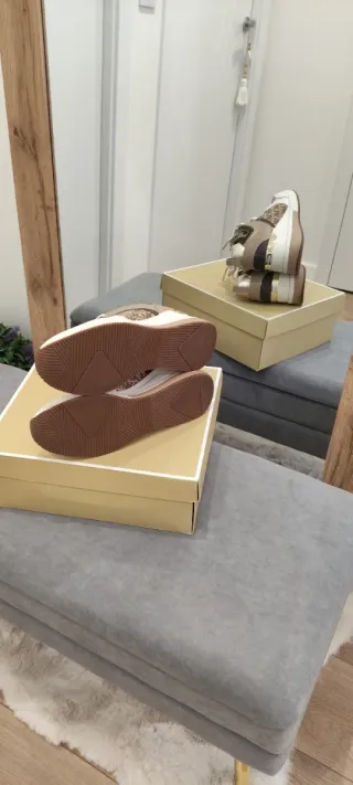 Zapatillas Michael Kors Beige/Oro Talla 38.5