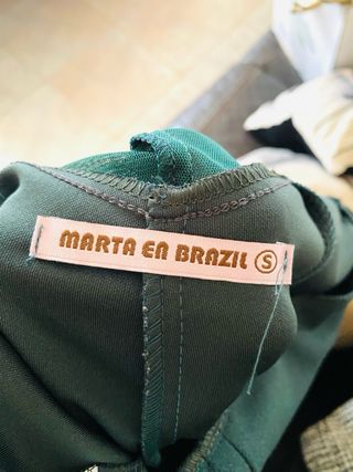 Mono elegante verde esmeralda