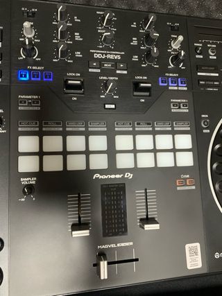 Controlador DJ Pioneer DDJ-REV5