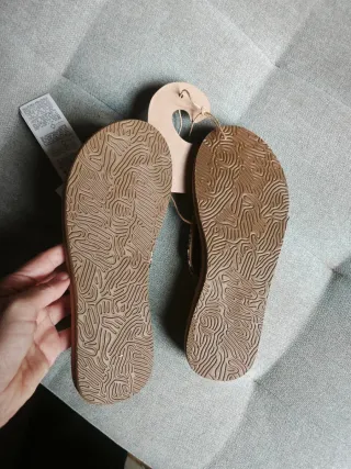 Sandalias Olaian nuevas