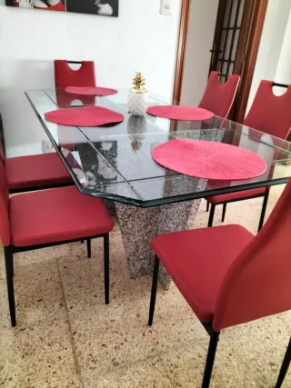 Mesa Comedor Cristal y 6 Sillas Rojas