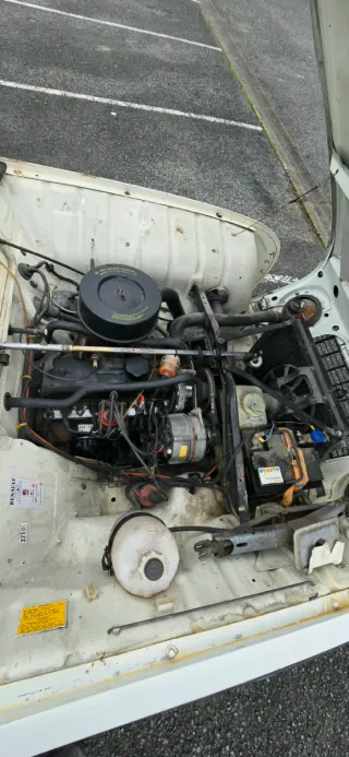 SE VENDE RENAULT 4 F6