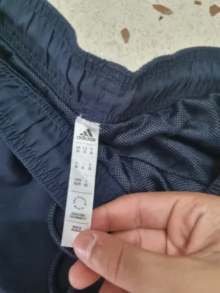 Lote Ropa Deportiva Adidas: Pantalón, Short y Gorr