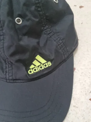 Lote Ropa Deportiva Adidas: Pantalón, Short y Gorr