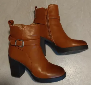 Stivaletti marroni ecopelle tacco alto