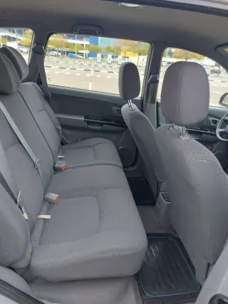 Kia Carens LX CRDI Plata
