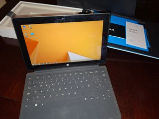 Microsoft Surface RT 64GB con Teclado. En caja.