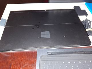 Microsoft Surface RT 64GB con Teclado. En caja.