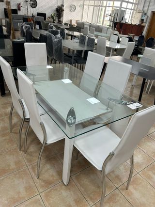 Mesa Comedor Elegante + 6 Sillas Blancas