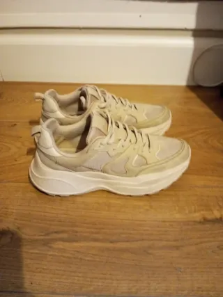 Bambas Pull&Bear Beige Mujer Talla 40