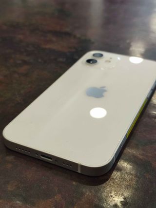 iPhone 12 64GB Blanco Seminuevo