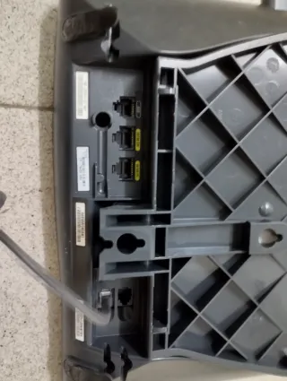 4 Teléfono Cisco: 3 IP 7942 y 1 IP7945 (color)