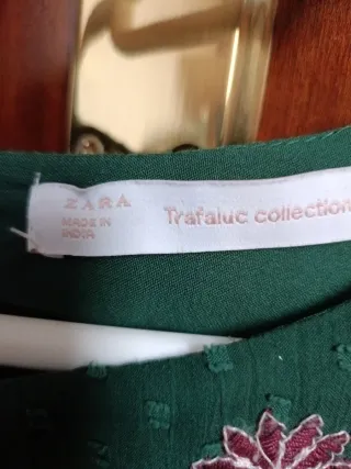 Blusa verde bordada flores