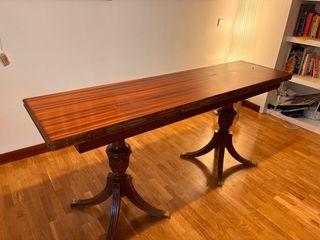 Mesa antigua extensible de madera