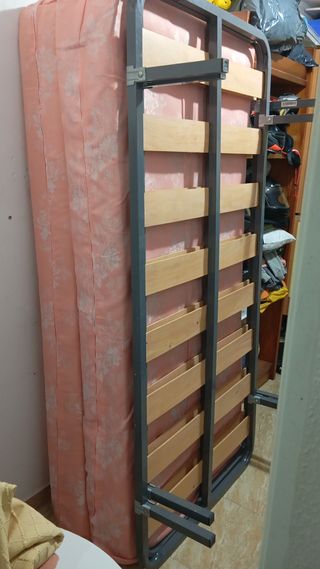 Muebles juveniles cabecero y mesita