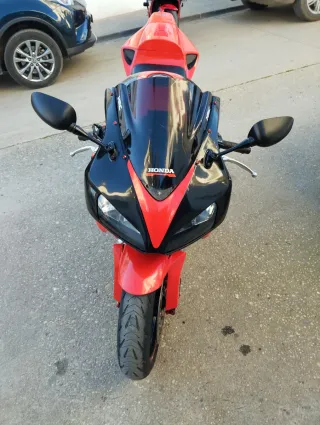 Honda CBR 1000RR Roja y Negra