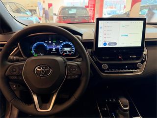 TOYOTA Corolla Cross Style Hybrid 200