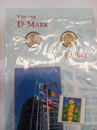 Lotto medaglie, monete e portachiavi