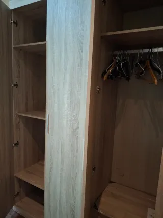 2 Somieres, 2 Colchones, Mesita y Armario