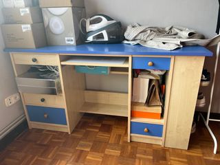 Escritorio de madera hecho a medida