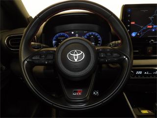 TOYOTA Yaris 1.5 130H GR Sport