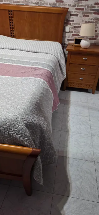 Dormitorio Matrimonio madera. Colchón no incluido.