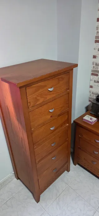 Dormitorio Matrimonio madera. Colchón no incluido.