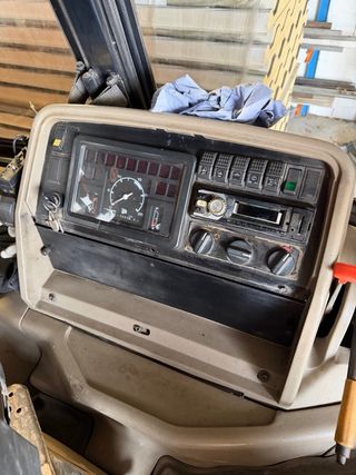 Retroexcavadora JCB 3CX año 2001 con documentacion