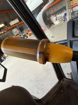 Retroexcavadora JCB 3CX año 2001 con documentacion