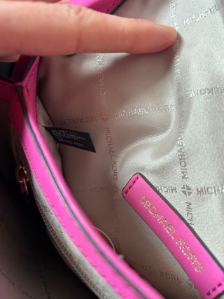 Bolso Michael Kors Rosa con Tachuelas Doradas