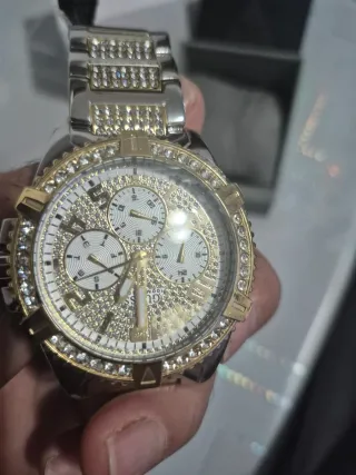 Reloj Guess Frontier dorado y Plata