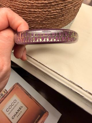 Pulsera Carolina Herrera CH Dorada Morada