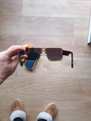 Gafas Louis Vuitton Negras y Doradas