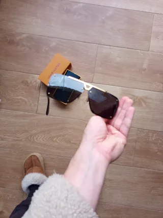 Gafas Louis Vuitton Negras y Doradas