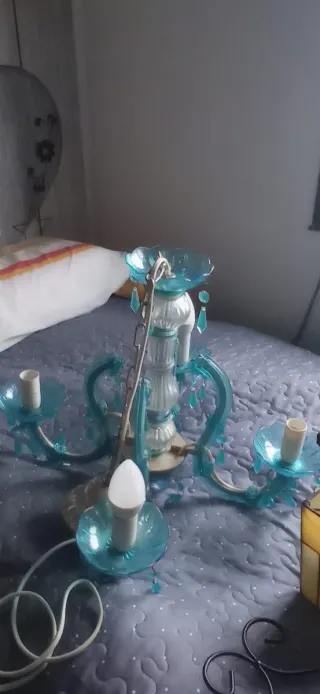 Lámpara araña cristal y plástico azul