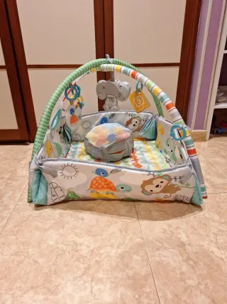 Parque infantil con pelotas