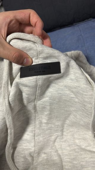 Conjunto Essentials Sudadera y Pantalón Gris