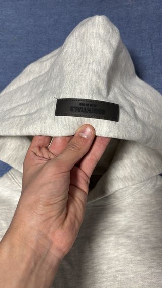 Conjunto Essentials Sudadera y Pantalón Gris