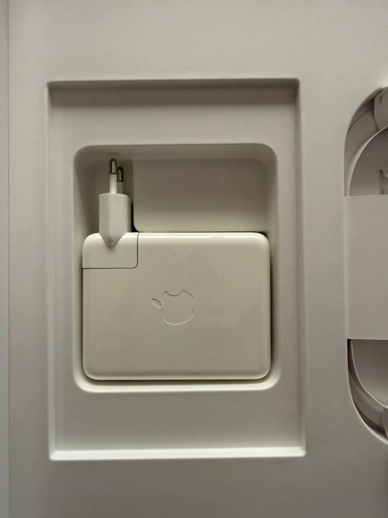 MacBook M1 Pro 16" 16GB 512GB Plata afbeelding 5