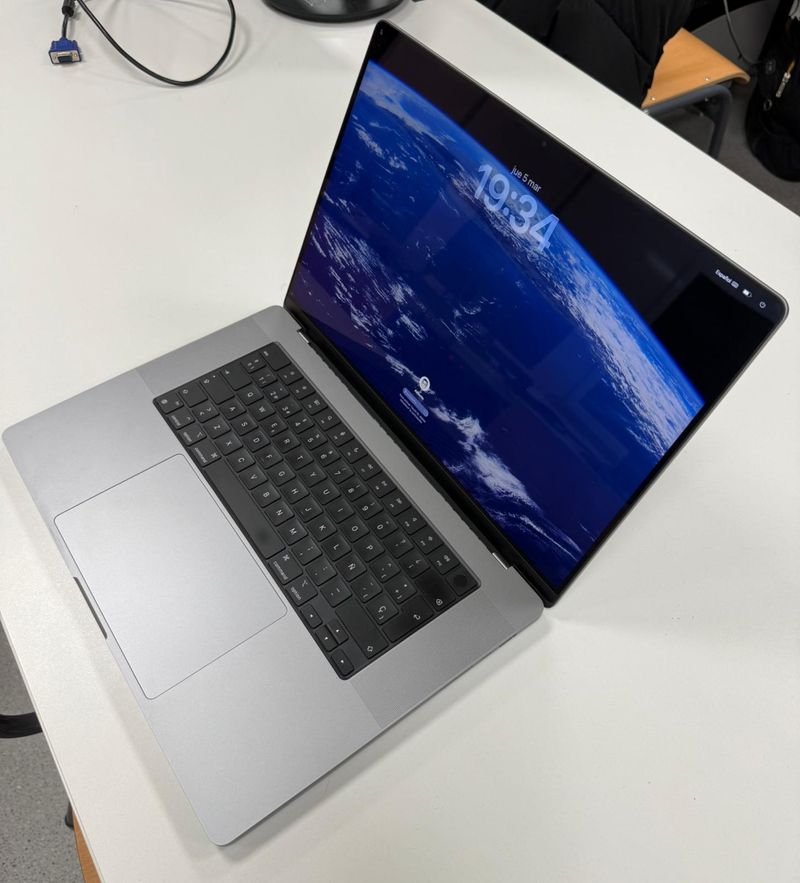 MacBook M1 Pro 16" 16GB 512GB Plata afbeelding 3