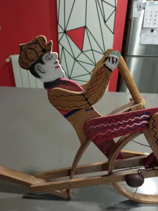 Juguete antiguo madera pintado a mano