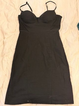 Vestido negro ajustado de noche