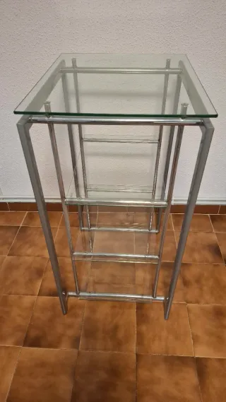Estantería de cristal y metal