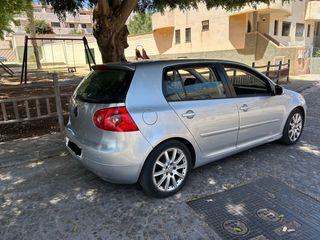 Volkswagen Golf 2004