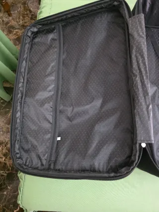 Maleta mediana sin estrenar