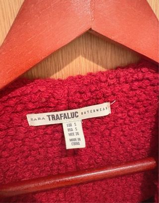 Abrigo Zara Rojo Texturizado
